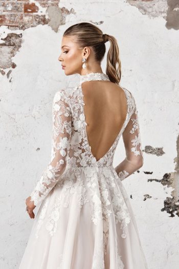 Finde dein Brautkleid bei uns in der Nähe von Zürich, Basel, Lörrach, Freiburg, Konstanz. Dein Hochzeitskleid grenznah zur Schweiz.