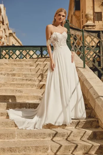 Finde dein Brautkleid bei uns in der Nähe von Zürich, Basel, Lörrach, Freiburg, Konstanz. Dein Hochzeitskleid grenznah zur Schweiz.