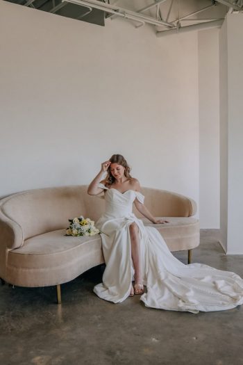 Finde dein Brautkleid bei uns in der Nähe von Zürich, Basel, Lörrach, Freiburg, Konstanz. Dein Hochzeitskleid grenznah zur Schweiz.