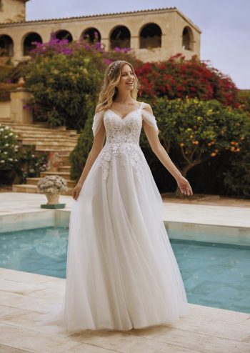 Finde dein Brautkleid bei uns in der Nähe von Zürich, Basel, Lörrach, Freiburg, Konstanz. Dein Hochzeitskleid grenznah zur Schweiz.