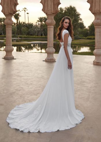 Finde dein Brautkleid bei uns in der Nähe von Zürich, Basel, Lörrach, Freiburg, Konstanz. Dein Hochzeitskleid grenznah zur Schweiz.