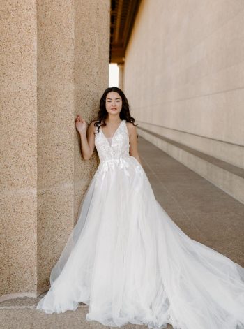 Finde dein Brautkleid bei uns in der Nähe von Zürich, Basel, Lörrach, Freiburg, Konstanz. Dein Hochzeitskleid grenznah zur Schweiz.