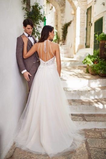 Finde dein Brautkleid bei uns in der Nähe von Zürich, Basel, Lörrach, Freiburg, Konstanz. Dein Hochzeitskleid grenznah zur Schweiz.