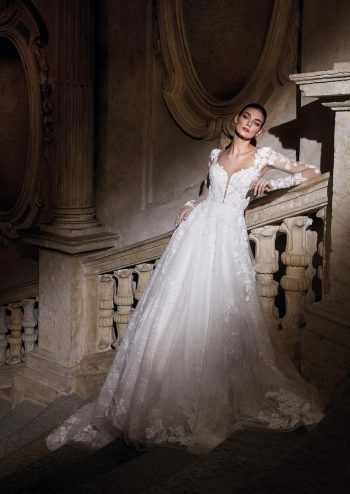 Finde dein Brautkleid bei uns in der Nähe von Zürich, Basel, Lörrach, Freiburg, Konstanz. Dein Hochzeitskleid grenznah zur Schweiz.