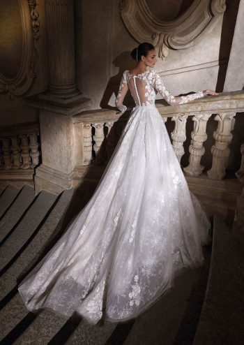 Finde dein Brautkleid bei uns in der Nähe von Zürich, Basel, Lörrach, Freiburg, Konstanz. Dein Hochzeitskleid grenznah zur Schweiz.