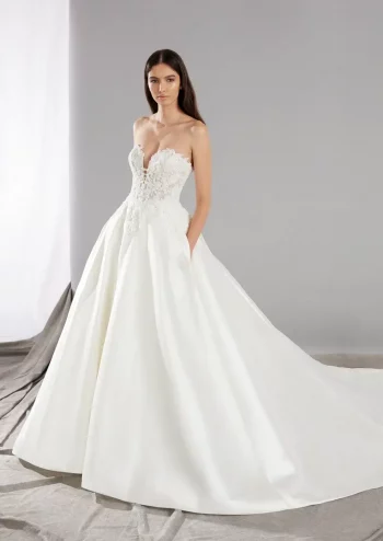 Finde dein Brautkleid bei uns in der Nähe von Zürich, Basel, Lörrach, Freiburg, Konstanz. Dein Hochzeitskleid grenznah zur Schweiz.