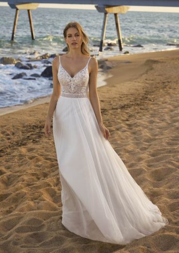 Finde dein Brautkleid bei uns in der Nähe von Zürich, Basel, Lörrach, Freiburg, Konstanz. Dein Hochzeitskleid grenznah zur Schweiz.