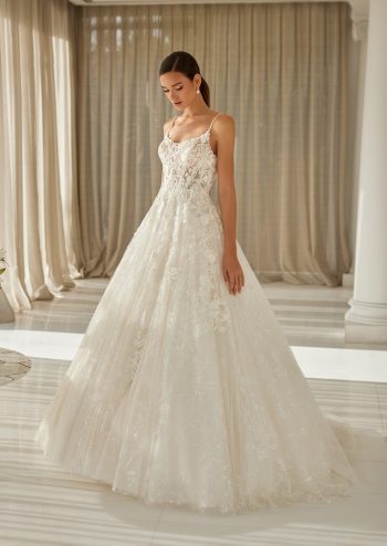 Finde dein Brautkleid bei uns in der Nähe von Zürich, Basel, Lörrach, Freiburg, Konstanz. Dein Hochzeitskleid grenznah zur Schweiz.